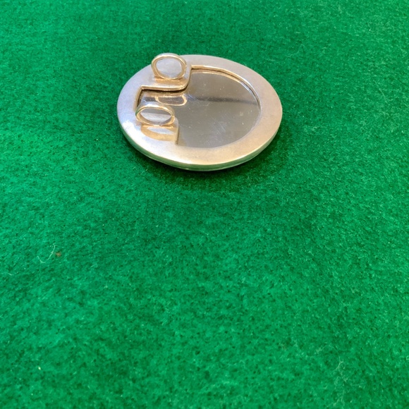 Vintage Mother Of Pearl Round Bolo / Brooch ~ Scarf Accessory - Picture 5 of 10